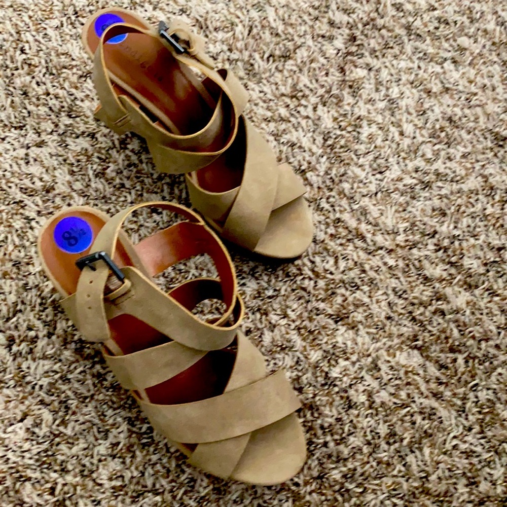 Taupe wedges